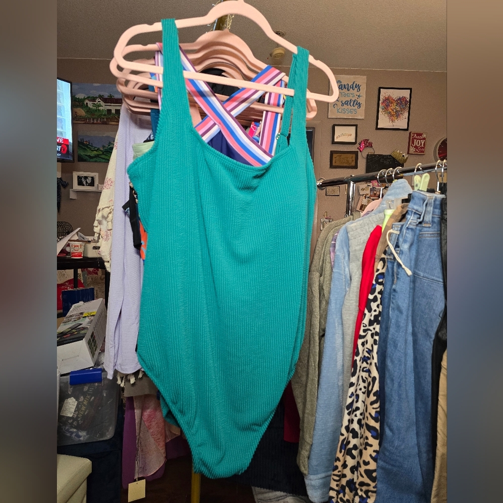 Sz 22 NWT KONA SOL Green Textured 1Pc  Swimsuit 36"Long 21-26.5"ptp 21-26"Waist